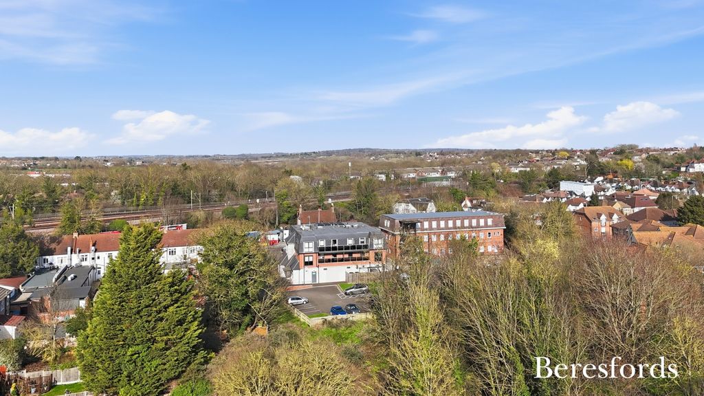 Additional image 8 of 2 bed flat for saleUpminster Road, Upminster RM14