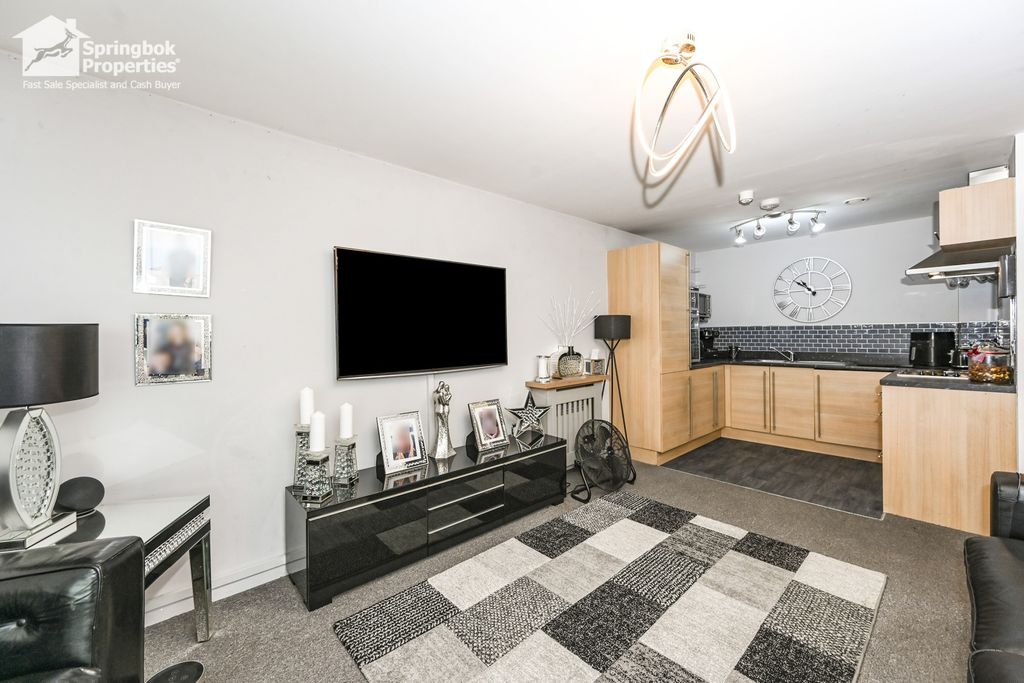 2 bed flat for saleLock 7, The Decks, Runcorn, Cheshire WA7 photo 2