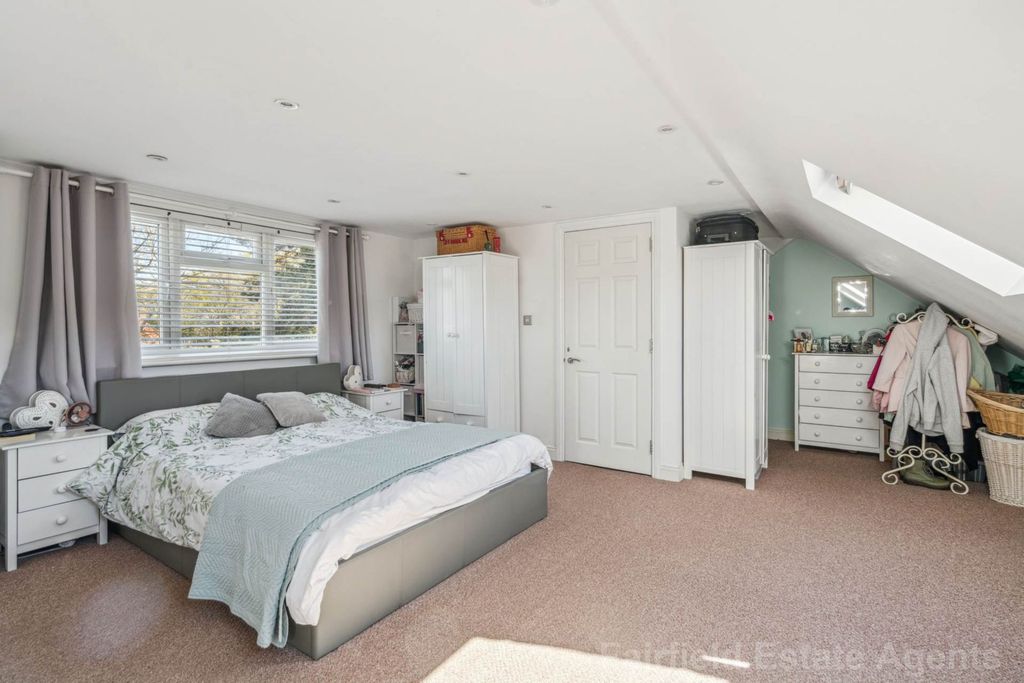 Additional image 15 of 4 bed terraced house for saleLongcliffe Path, South Oxhey, Watford WD19