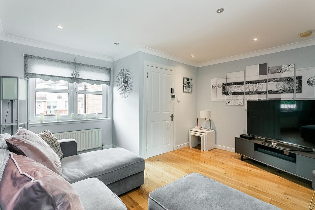 Additional image 2 of 4 bed semi-detached house for saleFernieside Place, Edinburgh EH17