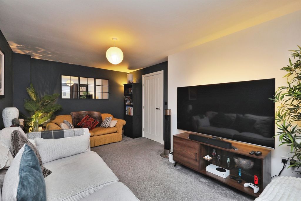Additional image 2 of 3 bed semi-detached house for saleSwan Road, Lakeside, Doncaster DN4