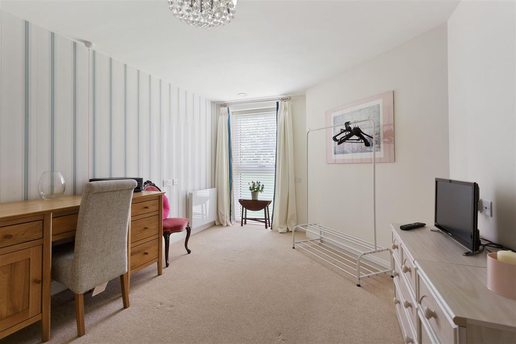 Additional image 8 of 2 bed flat for saleAusten Place, Lower Turk Street, Alton GU34