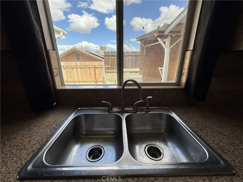 Additional image 17 of 407 E Street, Taft, CA 93268