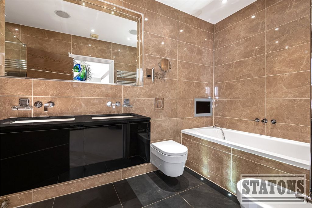 Additional image 14 of 3 bed flat for saleCockfosters Road, Barnet EN4