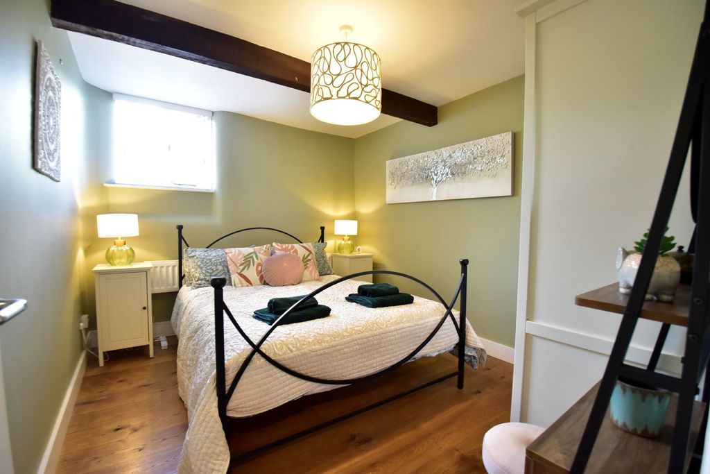 3 bed barn conversion for saleStoke Road, Noss Mayo, South Devon PL8 photo 5