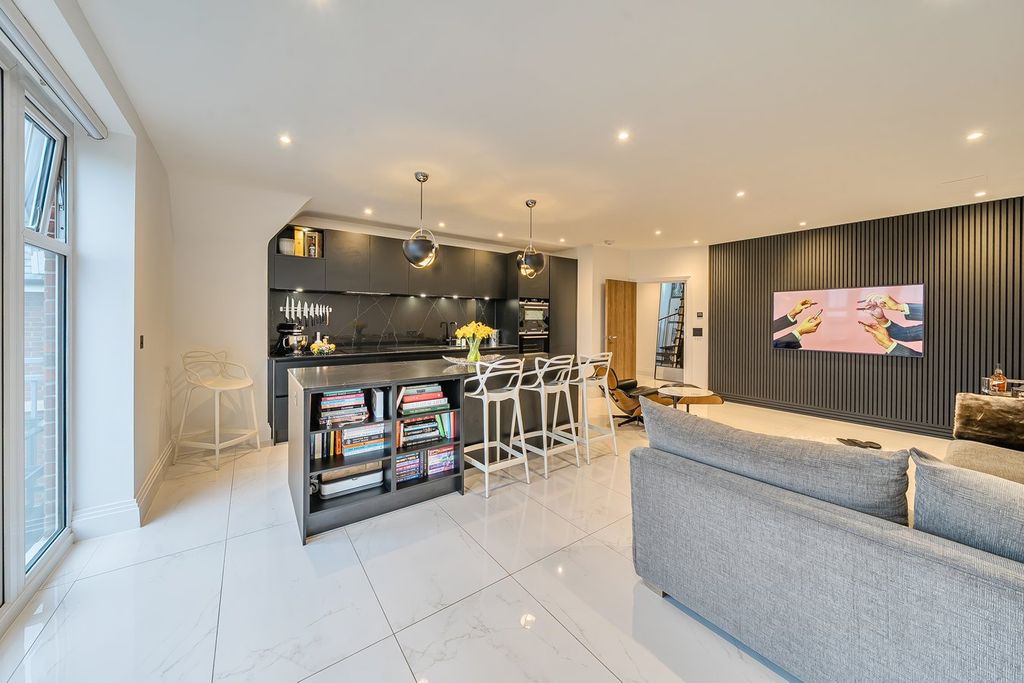 Additional image 19 of 3 bed flat for saleOverbury Avenue, Beckenham BR3