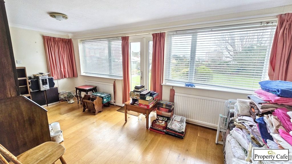 Additional image 8 of 2 bed flat for sale1 Cooden Drive, Bexhill On Sea TN39
