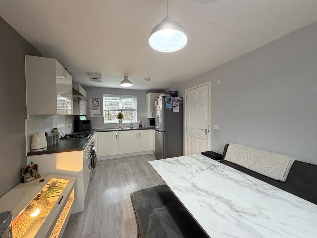 Additional image 5 of 4 bed detached house for saleBaron Avenue, Ashton-Under-Lyne OL6
