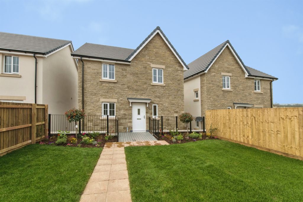4 bed detached house for saleCovert Close, Axminster EX13
