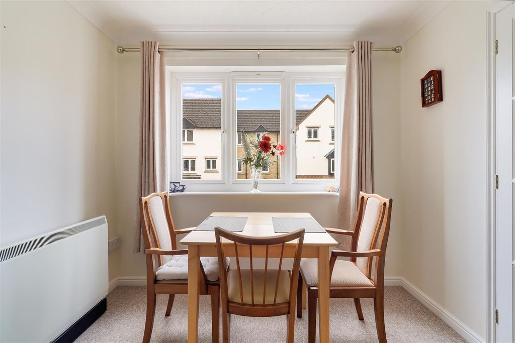 Additional image 8 of 2 bed flat for saleUnion Lane, Chesterton, Cambridge CB4