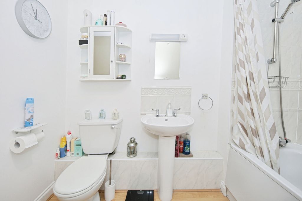 Additional image 11 of 2 bed flat for saleBlack-A-Tree Road, Nuneaton, Warwickshire CV10