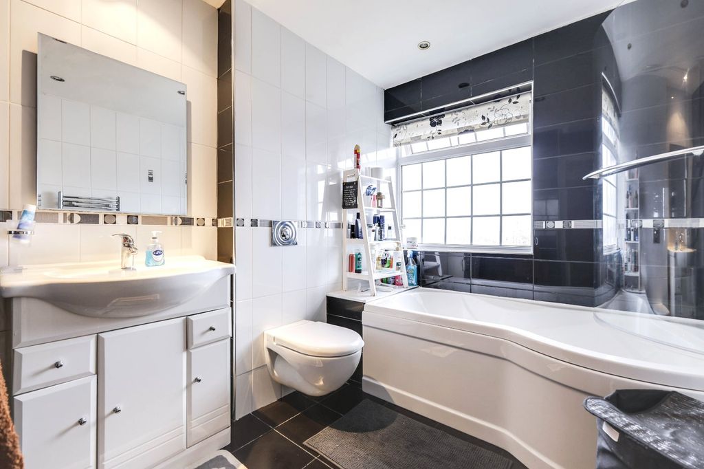 Additional image 15 of 4 bed detached house for saleGreen Hill Croft, Leeds, West Yorkshire LS12