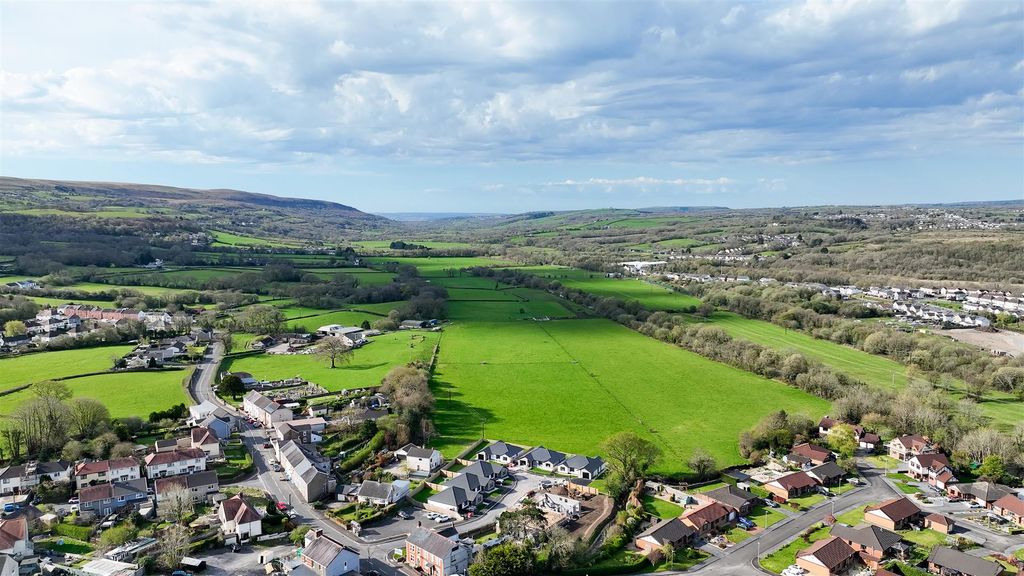 Additional image 23 of 3 bed detached bungalow for saleGolwg Y Garreg Las, Ammanford SA18