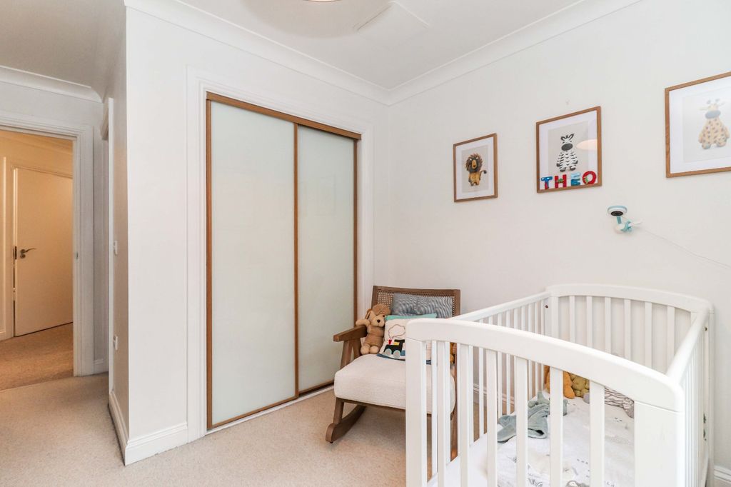 Additional image 10 of 2 bed flat for saleStation Road, Beaconsfield, Buckinghamshire HP9