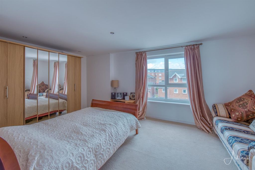 Additional image 3 of 3 bed flat for salePentre Doc Y Gogledd, Llanelli SA15