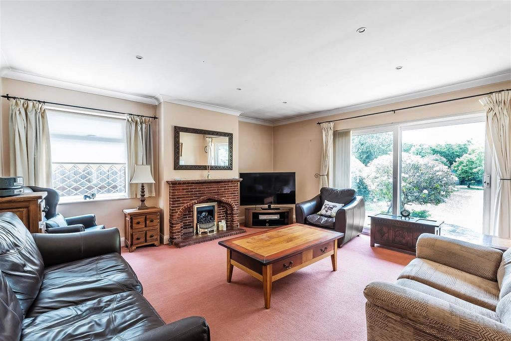 Additional image 8 of 3 bed chalet for saleWest Farm Close, Ashtead KT21