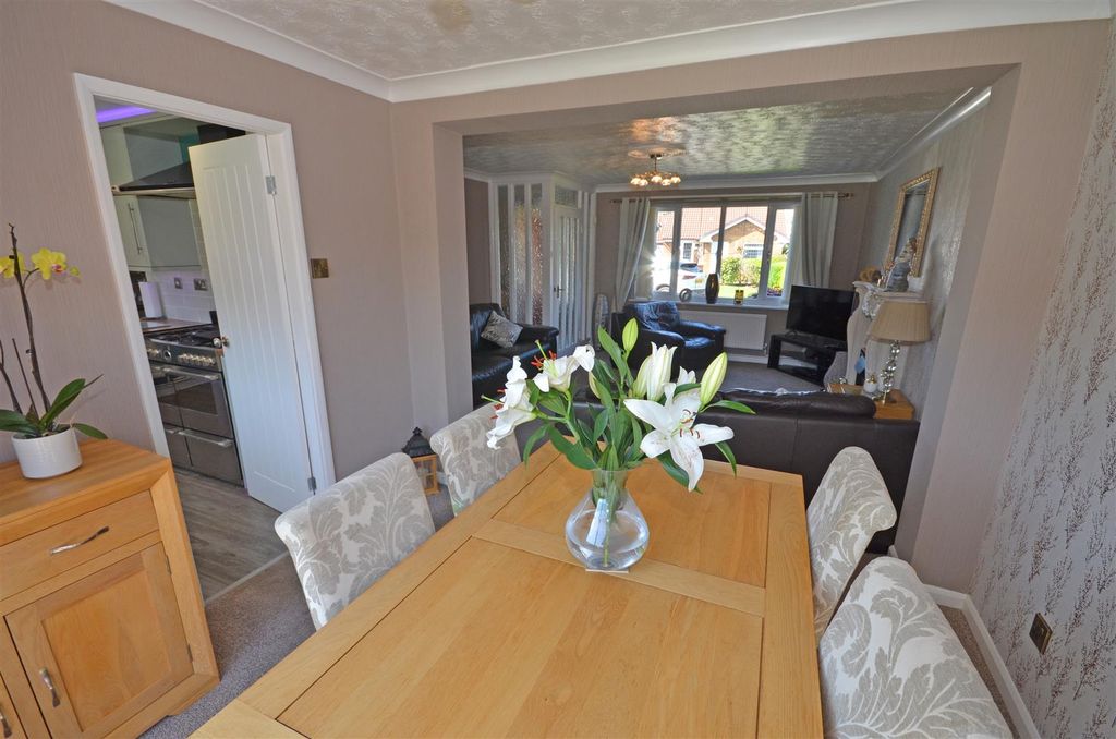 Additional image 2 of 4 bed detached house for saleLarkfield Close, Ashton-Under-Lyne OL7