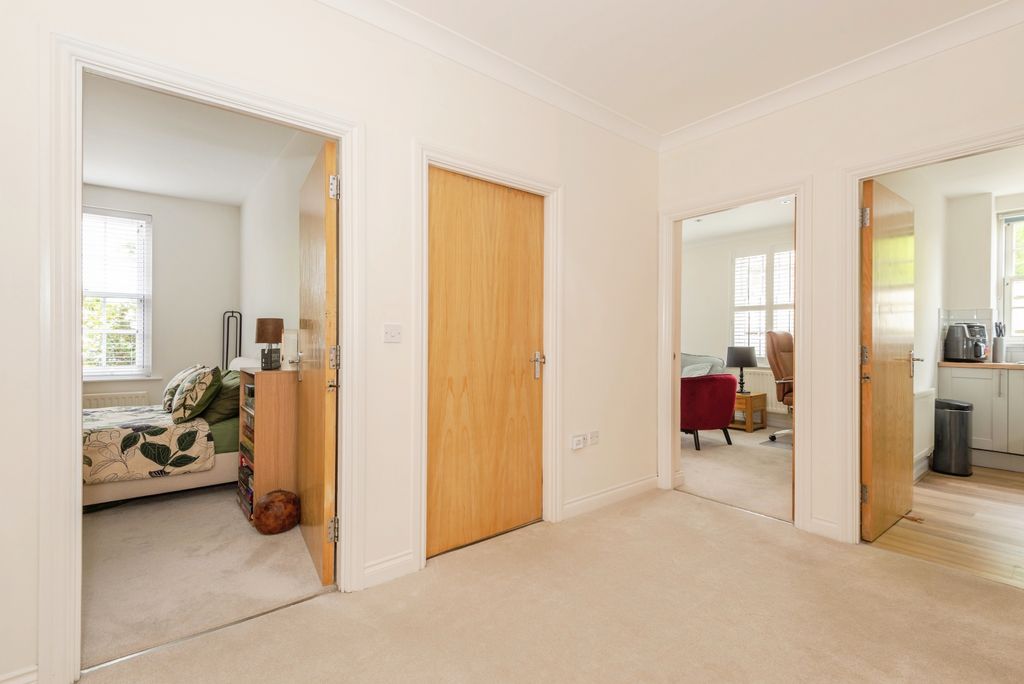 Additional image 8 of 2 bed flat for saleBrighton Road, Banstead SM7
