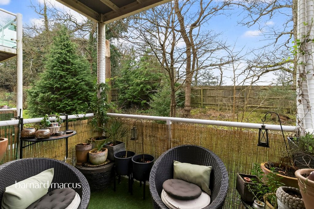 Additional image 12 of 2 bed flat for saleHill View, Dorking RH4