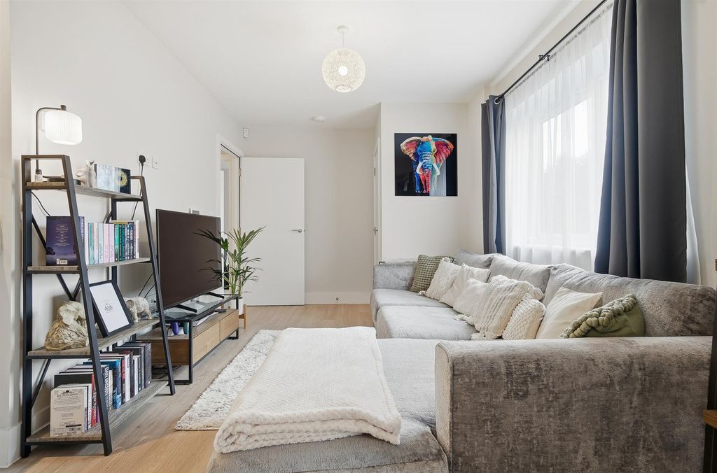 Additional image 2 of 1 bed flat for saleThe Retreat, Mill Hall, Aylesford ME20