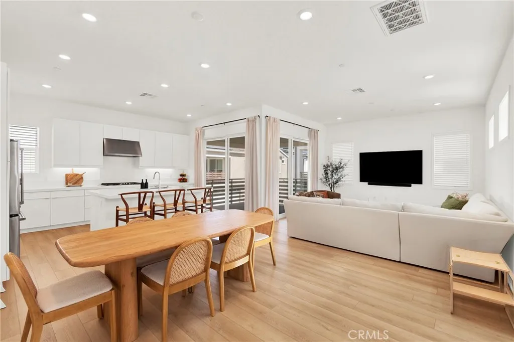 Additional image 57 of 74 Dudley, Irvine, CA 92618
