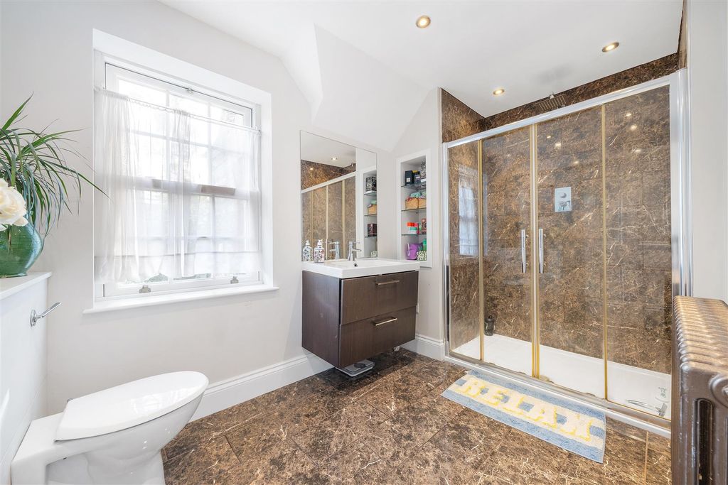 Additional image 8 of 3 bed flat for saleCopers Cope Road, Beckenham BR3