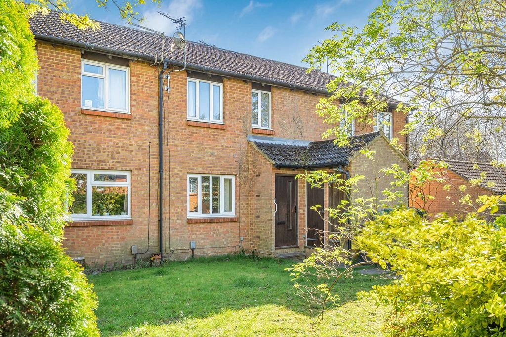 Additional image 8 of 1 bed maisonette for saleVenton Close, Woking, Surrey GU21
