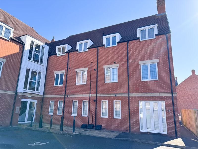 2 bed flat for salePeterson Drive, New Waltham DN36