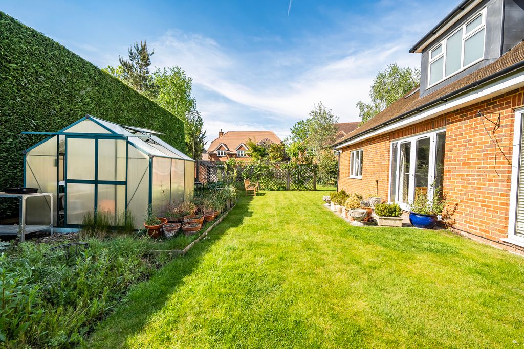 Additional image 40 of 4 bed detached house for saleNorthcourt Avenue, Reading RG2