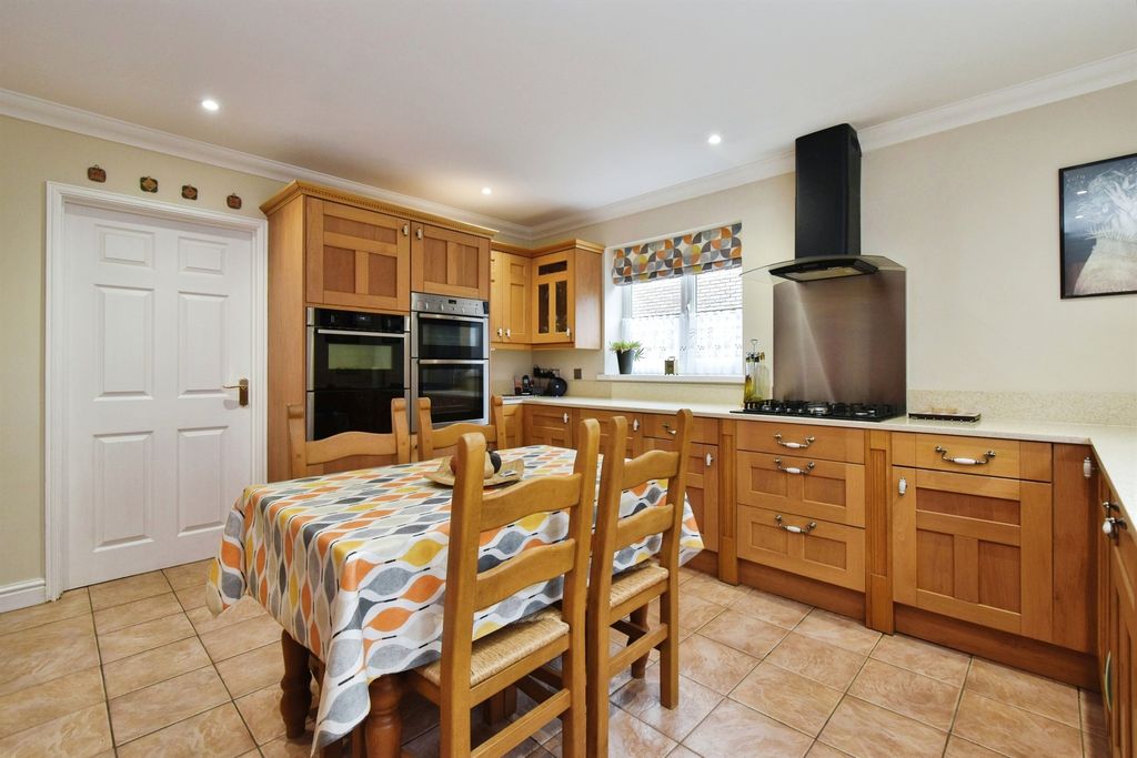 Additional image 8 of 4 bed detached house for saleGraig Place, Aberdare CF44