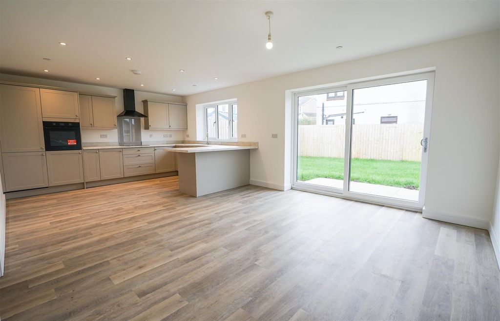 Additional image 8 of 3 bed detached bungalow for saleGolwg Y Garreg Las, Ammanford SA18