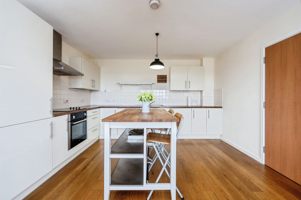 Additional image 5 of 4 bed penthouse for salePalgrave Road, Bedford MK42