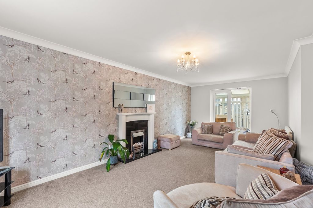 Additional image 12 of 6 bed detached house for saleAgincourt Drive, Bingley, West Yorkshire BD16