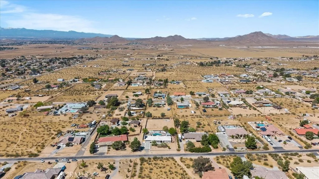 17112 Century Plant Rd, Apple Valley, CA 92307
