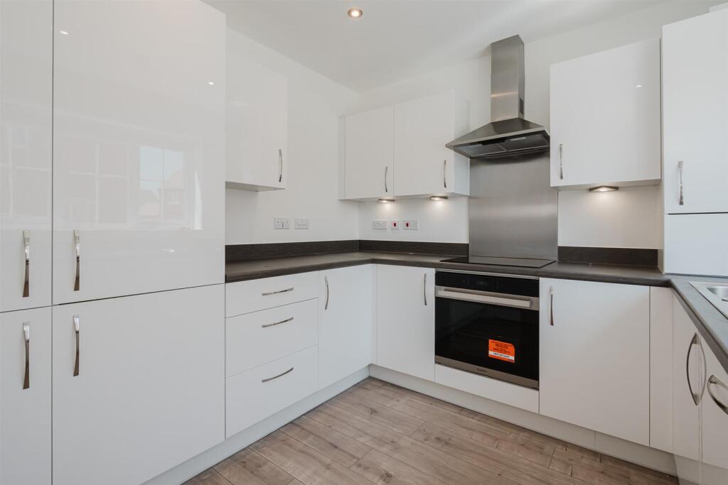 Millfields, West Bromwich, B71 photo 4