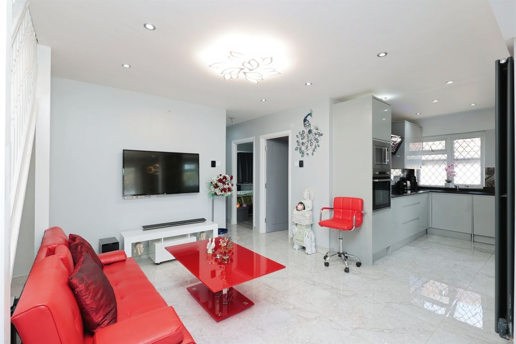 Additional image 4 of 3 bed semi-detached bungalow for saleCompton Place, Watford WD19