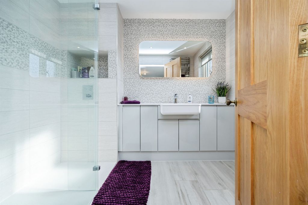 Additional image 18 of 4 bed detached house for saleMarroway, Weston Turville, Aylesbury HP22