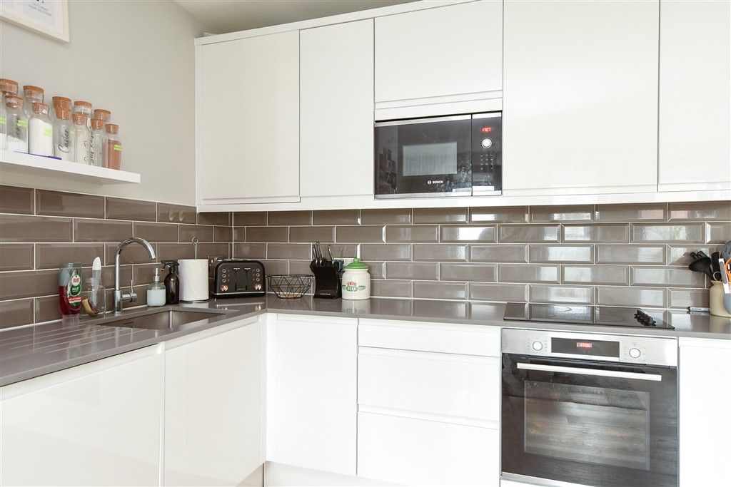 Additional image 8 of 2 bed flat for saleHigh Street, Dorking, Surrey RH4