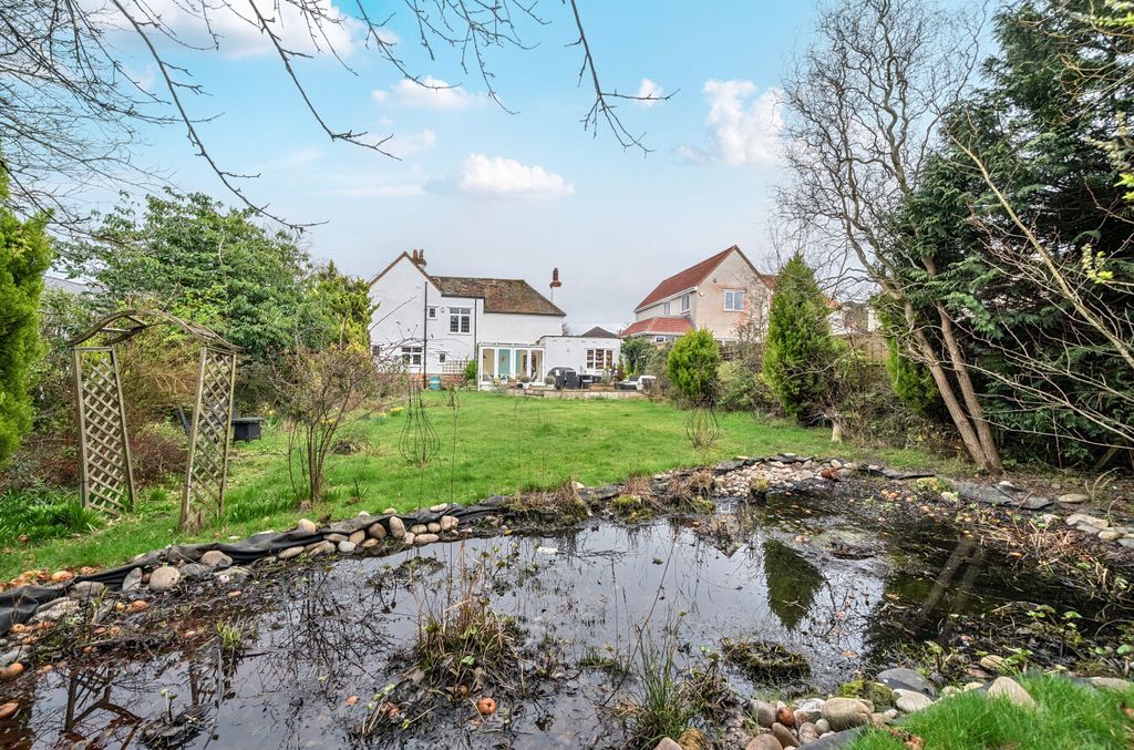 Additional image 18 of 4 bed detached house for saleCranmore Lane, Aldershot, Hampshire GU11