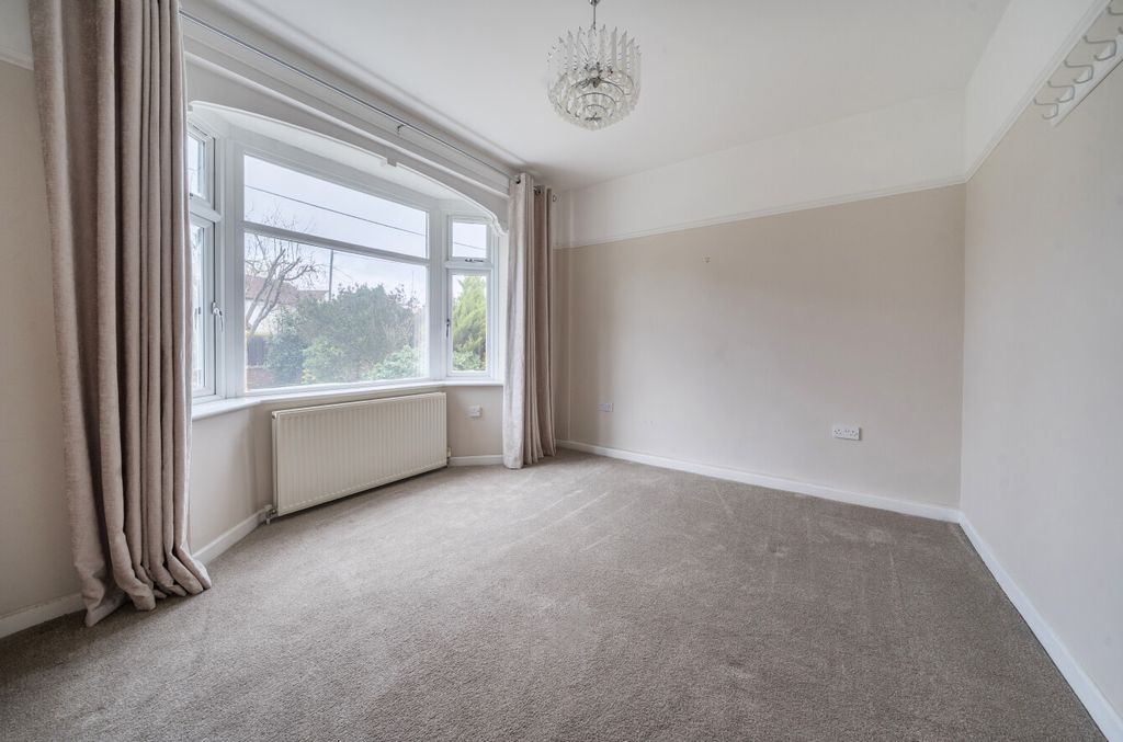 Additional image 18 of 5 bed bungalow for saleOatlands Road, Shinfield, Reading RG2