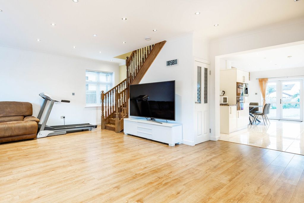 Additional image 6 of 4 bed bungalow for saleManor Road, Dagenham RM10