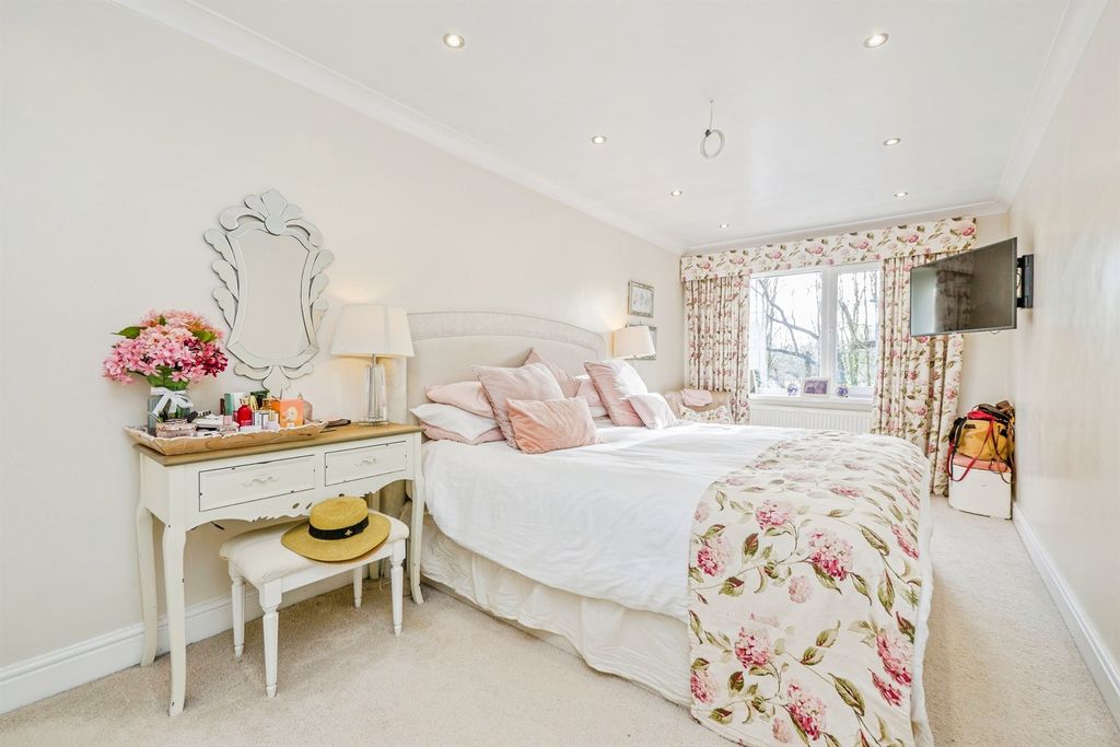 Additional image 8 of 4 bed semi-detached house for saleGwernrhuddi Road, Cyncoed, Cardiff CF23