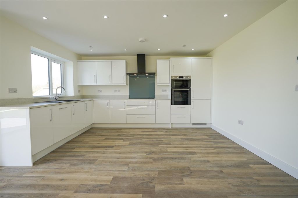 Additional image 9 of 3 bed detached bungalow for saleGolwg Y Garreg Las, Ammanford SA18