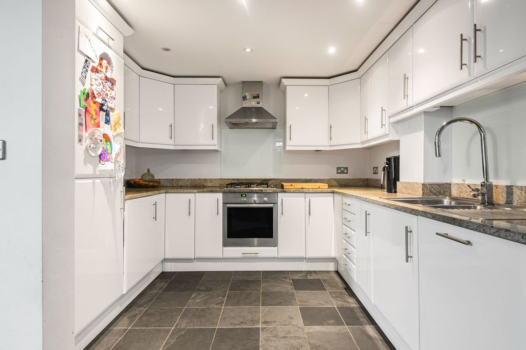 Additional image 6 of 2 bed flat for saleCrescent Road, Beckenham BR3