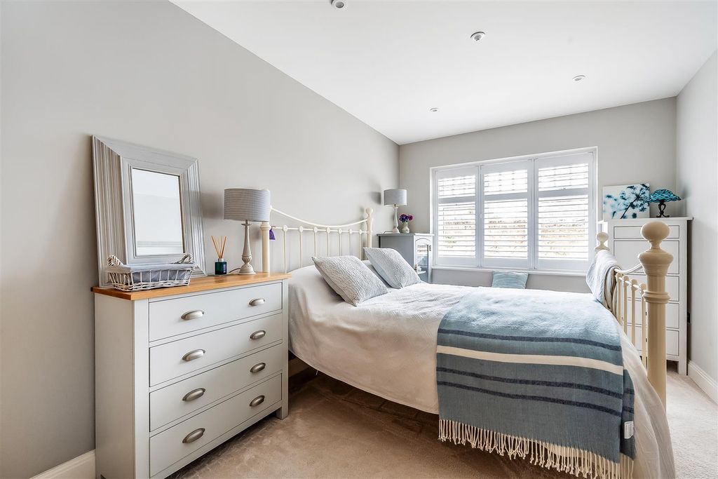 Additional image 21 of 3 bed detached bungalow for saleRoebuck Close, Ashtead KT21