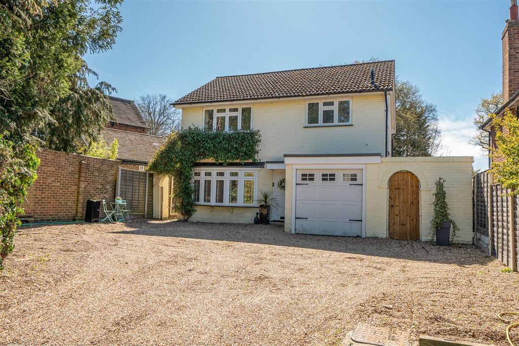 Additional image 15 of 3 bed detached house for saleHarriotts Lane, Ashtead KT21
