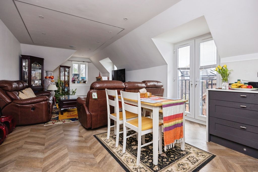 Additional image 4 of 2 bed maisonette for saleEggars Hill, Aldershot, Hampshire GU11