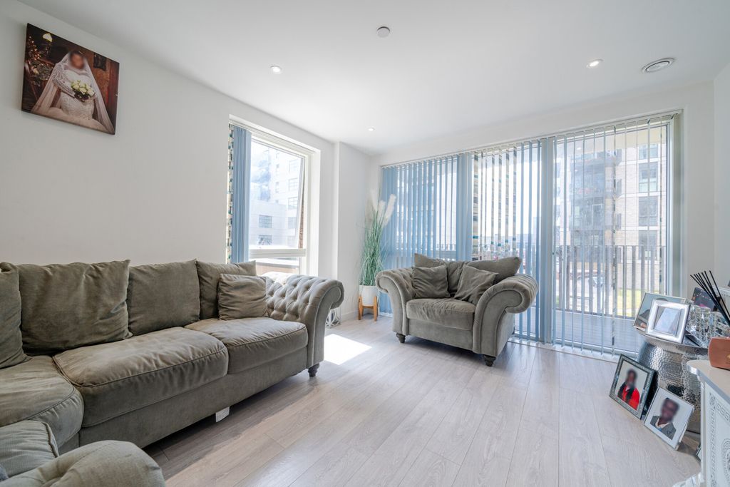 Additional image 9 of 3 bed flat for saleRegal Walk, Bexleyheath DA6