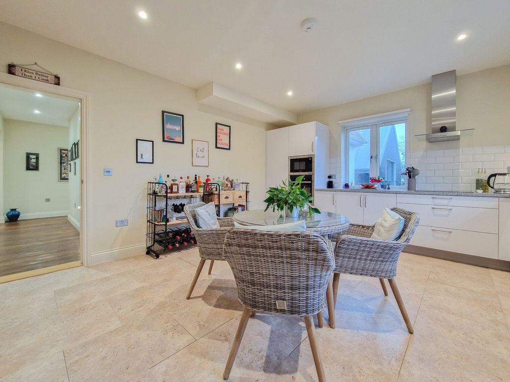 Additional image 3 of 3 bed flat for sale4 Cartref Apartments, St Saviour JE2