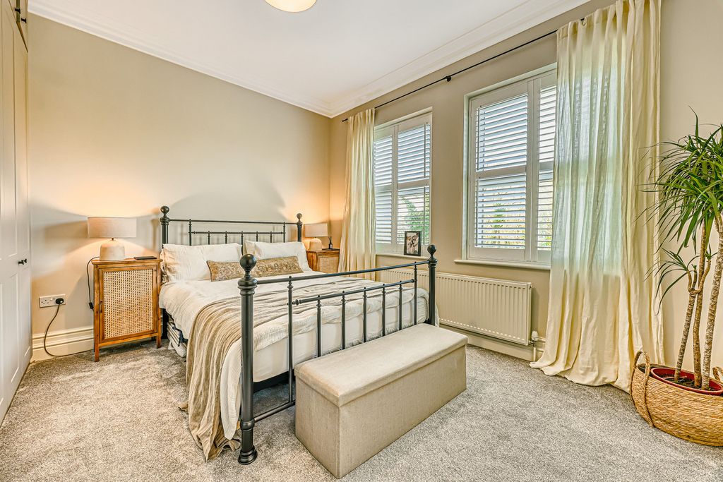 Additional image 27 of 5 bed detached house for saleRayleigh Road, Benfleet SS7
